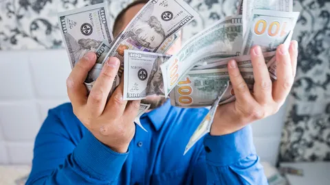 คนถือเงิน เพื่อ ขายฝาก